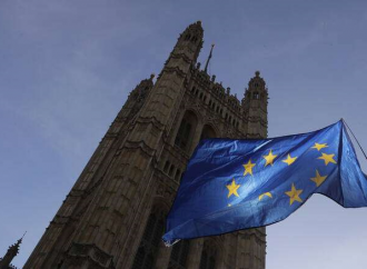 Με μαζικές μετατάξεις θα αντιμετωπίσει η ΑΑΔΕ το Brexit