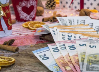 Δώρο Χριστουγέννων: Πότε καταβάλλεται και ποιοι είναι οι δικαιούχοι – Υπολογίστε ΕΔΩ το ποσό
