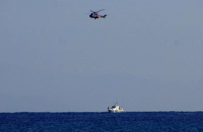 Θρίλερ στο Αιγαίο: Επιβάτης έπεσε από το πλοίο μεταξύ Τήνου και Άνδρου – Αγωνιώδεις έρευνες