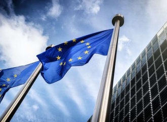 Γιατί αποδοκιμάζει η Κομισιόν τις μειώσεις Τσίπρα στον ΦΠΑ