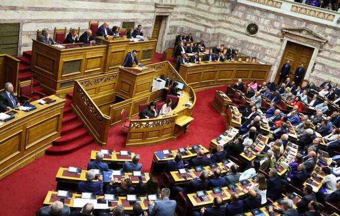 Ψήφος εμπιστοσύνης: 153 «ναι» στην κυβέρνηση