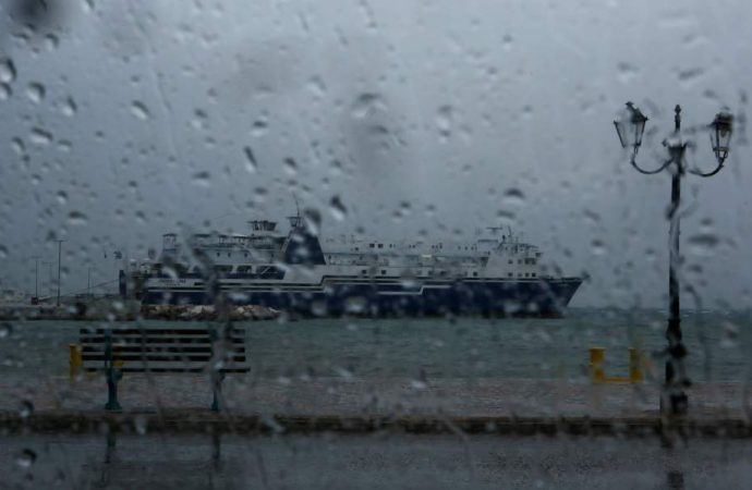 Καιρός: Βροχές και σποραδικές καταιγίδες – Σε ποιες περιοχές αναμένονται εντονότερα φαινόμενα