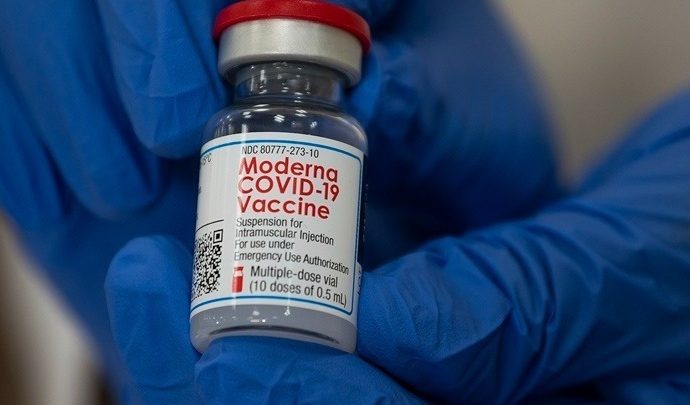 Εμβόλιο-Covid-19: Η Moderna προτείνει να γεμίζει τα φιαλίδια με επιπρόσθετες δόσεις