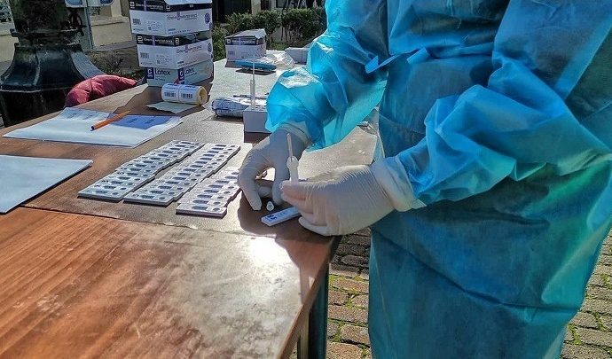 Κορονοϊός: 1.428 κρούσματα, 728 διασωληνωμένοι, 51 θάνατοι