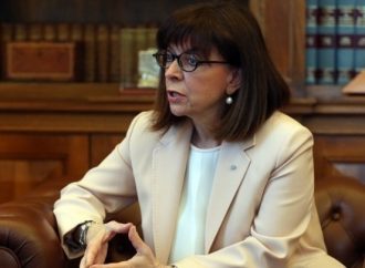 Οι τελευταίες εξελίξεις στο μέτωπο της πανδημίας στην τηλ. επικοινωνία ΠτΔ-Φαν ντερ Μπέλεν