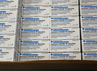 Η Johnson & Johnson αρχίζει τις παραδόσεις εμβολίων στην ΕΕ