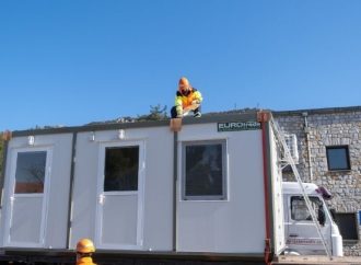 Σήμερα οι πρώτοι οικίσκοι για την προσωρινή στέγαση των σεισμοπλήκτων της ΠΕ Λάρισας