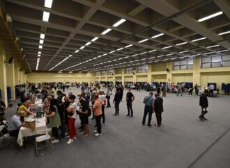 ΠΑΣΟΚ-ΚΙΝΑΛ: Σε εξέλιξη η ψηφοφορία για τη νέα Κ.Ε