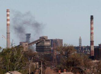 Ουκρανία: 260 στρατιωτικοί έφυγαν από τη χαλυβουργία Αζοφστάλ