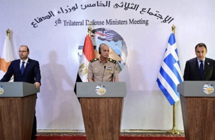 Τριμερής συνάντηση υπ. Άμυνας Ελλάδας, Κύπρου, Αιγύπτου: Κοινή βούληση για την ενίσχυση της ασφάλειας και της σταθερότητας στην Αν. Μεσόγειο