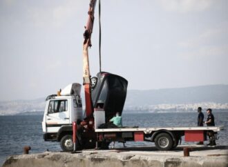 Θεσσαλονίκη: Μητέρα και γιος οι δύο νεκροί στο αυτοκίνητο που έπεσε στη θάλασσα