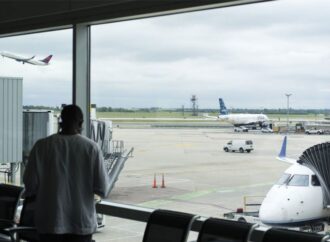 ΗΠΑ: Τέλος στην επίδειξη αρνητικού τεστ κορωνοϊού για όσους φτάνουν στη χώρα αεροπορικώς