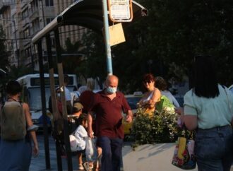 Χωρίς μάσκες από σήμερα, εξαιρούνται νοσοκομεία, οίκοι ευγηρίας, αστικά ΜΜΜ