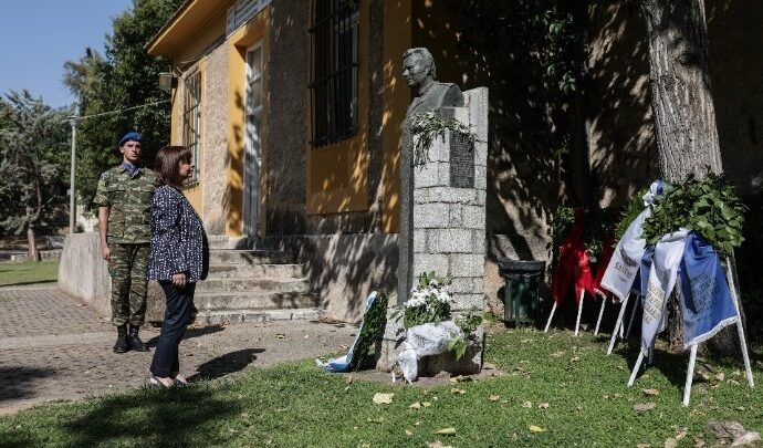 Το βράδυ η δεξίωση στο Προεδρικό Μέγαρο για τα 48 χρόνια από την αποκατάσταση της Δημοκρατίας -Μηνύματα του πολιτικού κόσμου