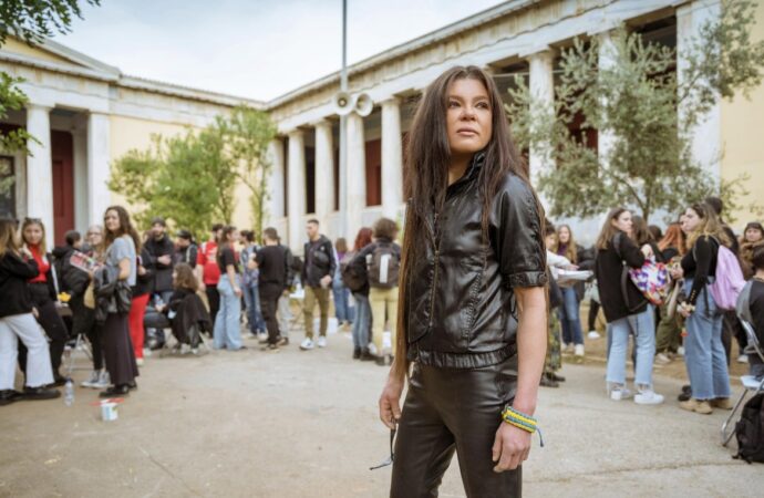 Ρουσλάνα: Συγκινημένη στο Πολυτεχνείο η Ουκρανή τραγουδίστρια