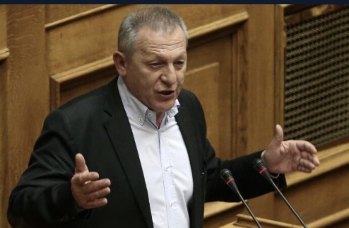 Τέμπη: Στον τόπο του τραγικού δυστυχήματος ο κοινοβουλευτικός εκπρόσωπος του ΚΚΕ Θ. Παφίλης