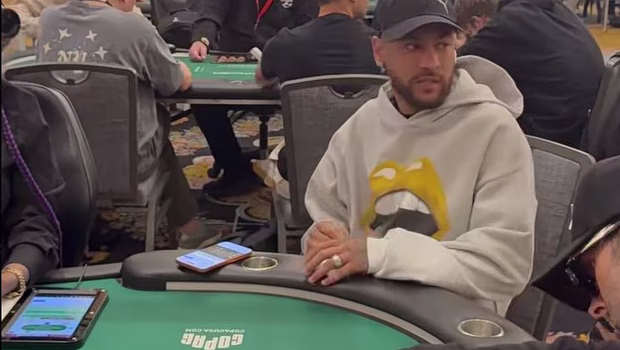 Ο Νεϊμάρ αφήνει πίσω τον αποκλεισμό της Βραζιλίας με τουρνουά πόκερ στο Λας Βέγκας (pic, vid)