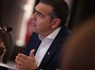 Τσίπρας: Η Ελλάδα να απομακρυνθεί από το MAGA – Τι ανέφερε για την οικονομία και το 2015