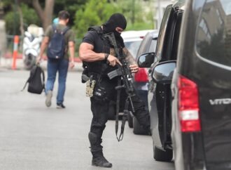 Η Αστυνομία αναζητά τον εντολέα της επίθεσης με χειροβομβίδα – Στις 2.500 ευρώ η αμοιβή του Αιγύπτιου