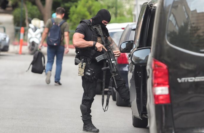 Η Αστυνομία αναζητά τον εντολέα της επίθεσης με χειροβομβίδα – Στις 2.500 ευρώ η αμοιβή του Αιγύπτιου