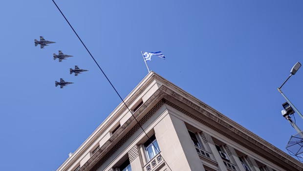 Αεροσκάφη θα πετάξουν πάνω από την Αττική το απόγευμα της Πέμπτης – Ο λόγος