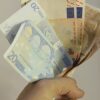 Πώς να προστατεύσετε τις τραπεζικές καταθέσεις σας από κατασχέσεις