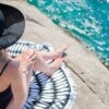 Η ηλιακή ακτινοβολία επιταχύνει τη γήρανση του δέρματος