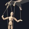Gaslighting: Τρεις τρόποι για να βάλετε τέλος στη χειραγώγηση