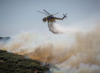 Εκτός ελέγχου η φωτιά στο Ρέθυμνο: Εκκενώνονται οικισμοί – Πού καίνε τα πύρινα μέτωπα