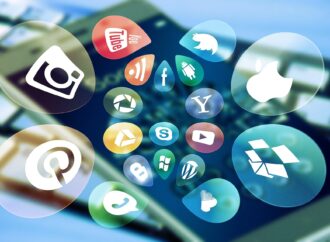 Πώς οι fininfluencers επηρεάζουν τις επενδυτικές αποφάσεις