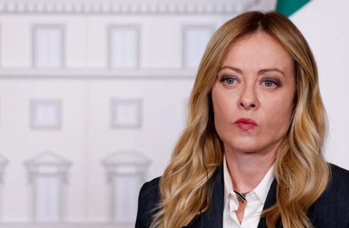 Μελόνι για τη μεταναστευτική κρίση στην Ισπανία: Επικοινώνησα με τον Πιαντεντόζι, η Ιταλία δεν θα μείνει απλός θεατής