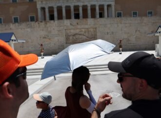 Καιρός: Στους 38 βαθμούς η θερμοκρασία την Τρίτη – Σε ποιες περιοχές θα σημειωθούν βροχές