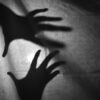 Εντοπίστηκε διεθνές κύκλωμα ανδρών που νάρκωναν και βίαζαν γυναίκες – Οκτώ συλλήψεις στη Βρετανία