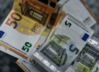 Παγώνει η δημοσιοποίηση της λίστας με 30.000 μεγαλοοφειλέτες για ληξιπρόθεσμα χρέη