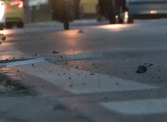 Ναύπλιο: Αυτοκίνητο ξέφυγε από την πορεία του και παρέσυρε τραπεζοκαθίσματα σε πιτσαρία