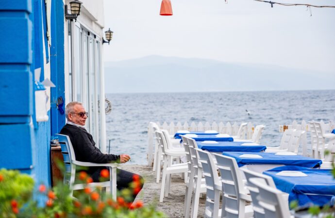 Μεγαλώνει το προσδόκιμο ζωής, αλλά αυξάνονται τα χρόνια με προβλήματα υγείας – Τι δείχνουν τα στοιχεία για την Ελλάδα