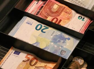 Ποιοι οφείλουν και τι ποσά στην Εφορία – Γιατί «κολλάνε» οι ρυθμίσεις για τα ληξιπρόθεσμα χρέη