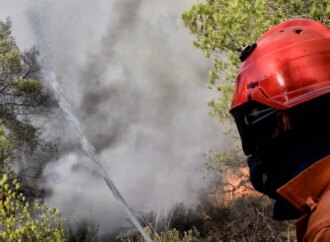 Υπό μερικό έλεγχο η φωτιά στην Κάλυμνο