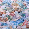 Τα πιο ισχυρά νομίσματα της τελευταίας εικοσαετίας