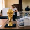 Δημοσκόπηση: Οι κεντρώοι και δεξιοί προτιμούν Εμπαπέ, οι αριστεροί Γιαμάλ και Μέσι