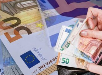 Αυξήσεις έως 50 ευρώ τον μήνα για 671.586 συνταξιούχους στις συντάξεις τους
