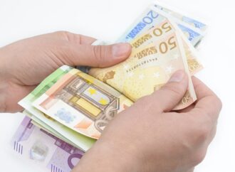 Ειδικό επίδομα 1.250 ευρώ από τη ΔΥΠΑ: Ποιοι είναι οι δικαιούχοι