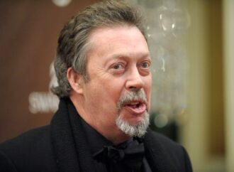 Πέθανε ο ηθοποιός Τιμ Κάρι, γνωστός από το Rocky Horror Show και το Μόνος στο Σπίτι 2