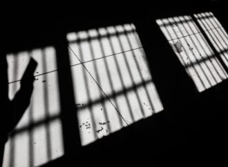 Αστυνομική έφοδος σε Άμφισσα και Μαλανδρίνο αποκάλυψε ναρκωτικά και κινητά σε κελιά