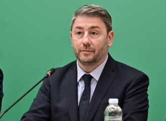 ΠΑΣΟΚ: 11 προτάσεις για το ιδιωτικό χρέος – Σήμερα η εκδήλωση Ανδρουλάκη στο Σεράφειο