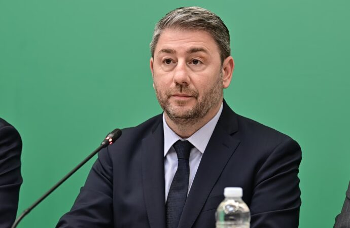 ΠΑΣΟΚ: 11 προτάσεις για το ιδιωτικό χρέος – Σήμερα η εκδήλωση Ανδρουλάκη στο Σεράφειο