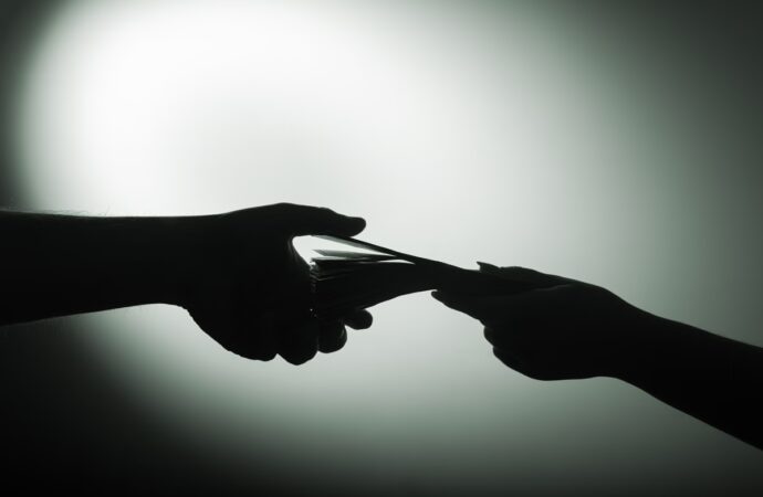 Ο αόρατος κίνδυνος που απειλεί τις ευρωπαϊκές τράπεζες