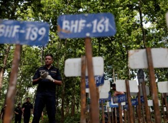 Νεπάλ: Σχεδόν 800 νεκροί – Ξεκίνησαν οι ταφές των μη ταυτοποιημένων θυμάτων