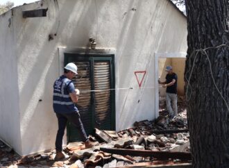 Πόρτο Γερμενό: Αποκαρδιωτικές εικόνες από τις αυτοψίες, σχεδόν τα μισά σπίτια κρίθηκαν κόκκινα