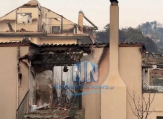 Συνεχίζεται για δεύτερη ημέρα η μάχη με τις φλόγες στο Σκάλωμα Φωκίδας